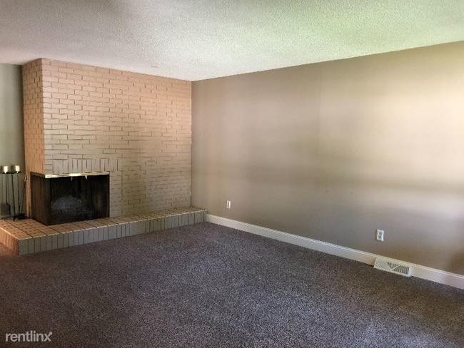 Building Photo - 3 br, 3 bath House - 2850 Colton Blvd