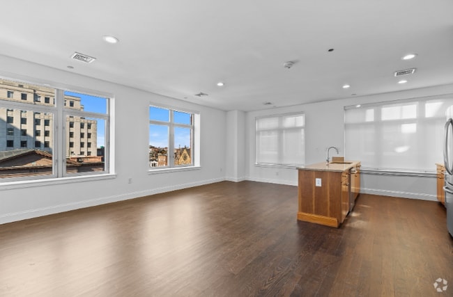 Building Photo - 425 Boylston St
