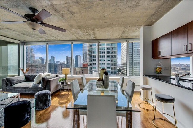 Foto del edificio - 611 S Wells St