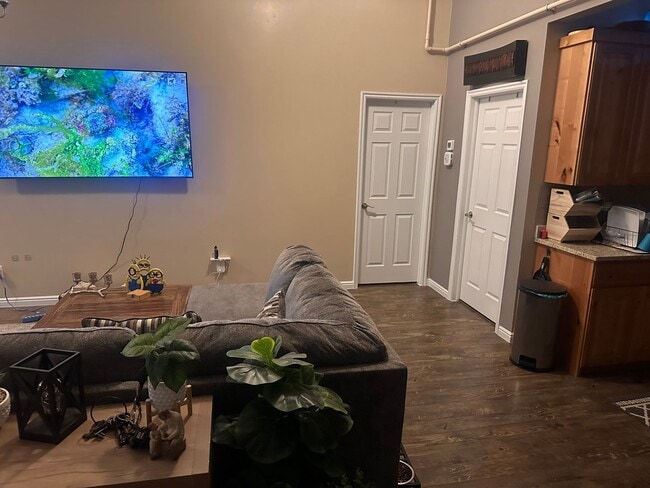 Foto del edificio - O102 2 Bedroom 2 Bathroom Apartment in Hildale *utilities included*