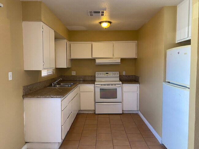 Foto del edificio - 2812 Marlin Ave