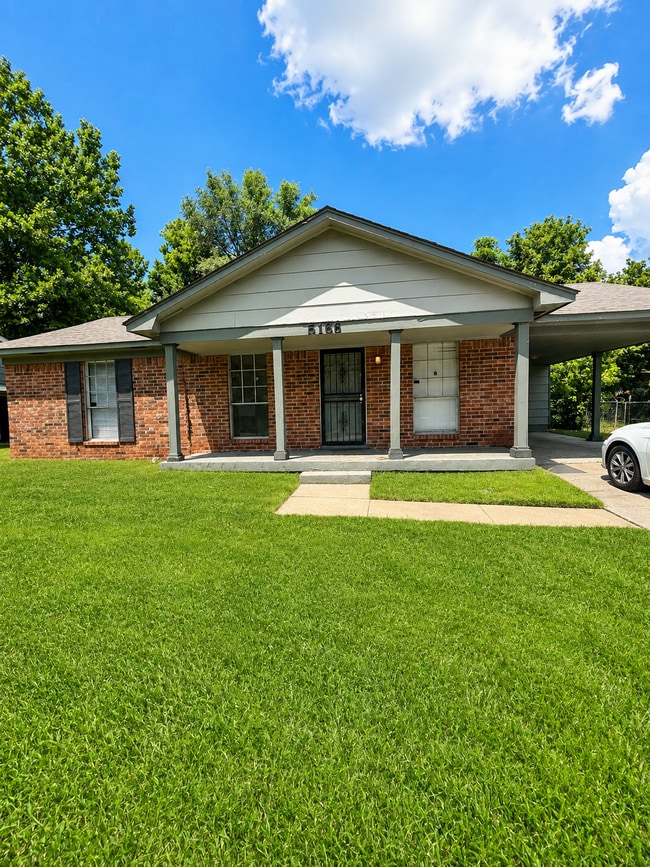 Building Photo - 5166 Broken Oak Dr