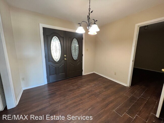 Foto del edificio - 3 br, 1 bath House - 7504 W Canal