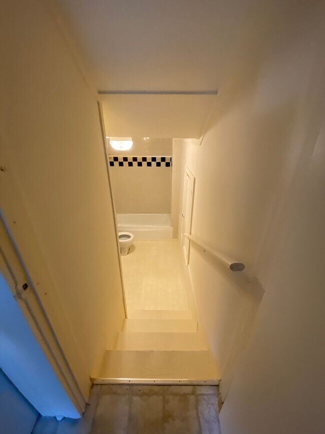 Foto del edificio - Quiet Forested 1 Bedroom Unit