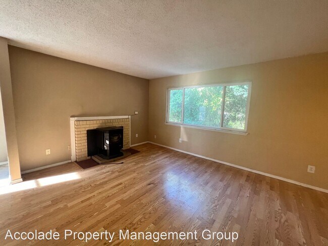 Building Photo - 3 br, 1 bath House - 1303 Brooklane