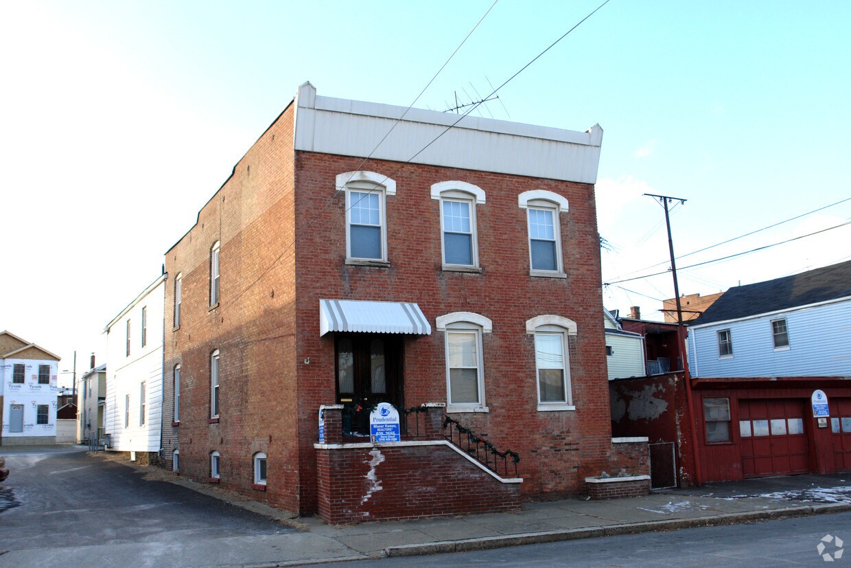 Primary Photo - 22 Hudson Ave