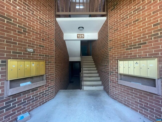 Building Photo - 123 Turtle Creek Rd