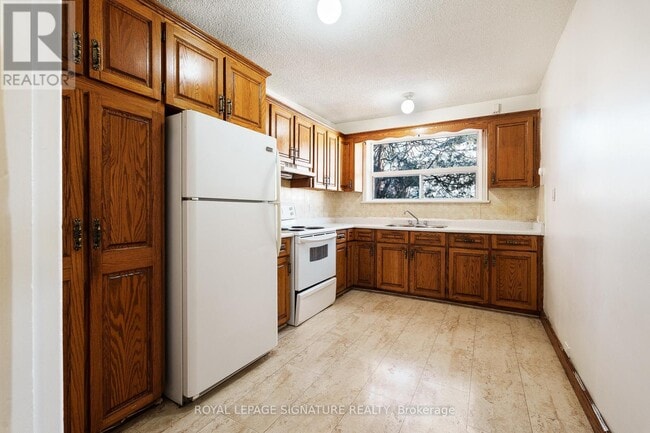 Building Photo - 56 Ash Crescent