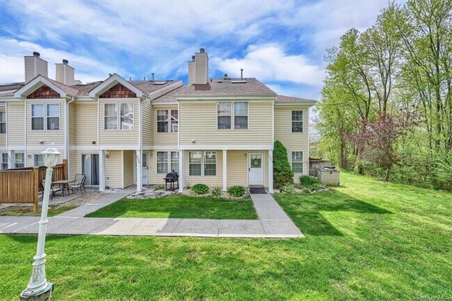Building Photo - 4610 Whispering Hills Dr