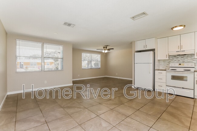 Foto del edificio - 4800 85th Ave