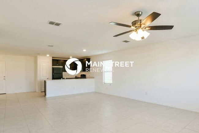 Photo - 3 Bedroom Pet-Friendly Home in Fort Worth, TX with Main Street Renewal