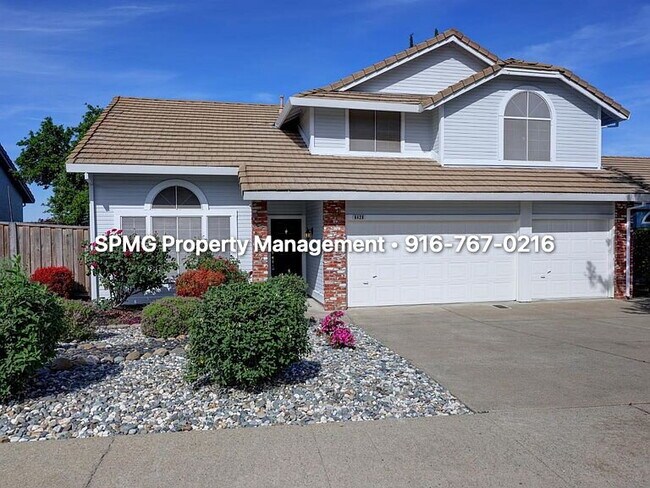 Foto del edificio - Beautiful 4BR/3BA Home in Rocklin 3-Car Garage & Low-Maintenance Backyard