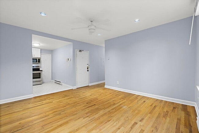 Building Photo - 607 1st St
