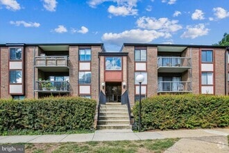 Building Photo - 9712 Kingsbridge Dr