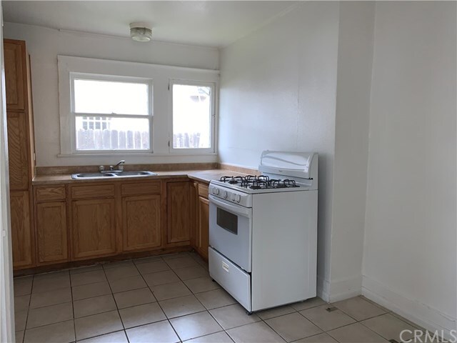 Building Photo - 930 N Arrowhead Ave