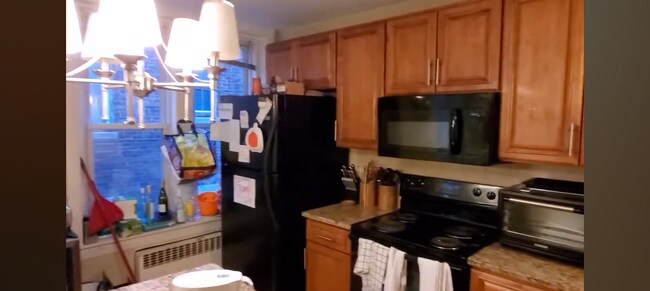 Foto del edificio - Brookline 6-Bed, 3-Bath Near BU Available for 9/1/26; Heat/HW Included