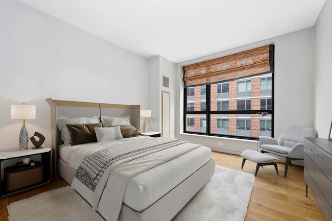 Building Photo - 540 W 28th St