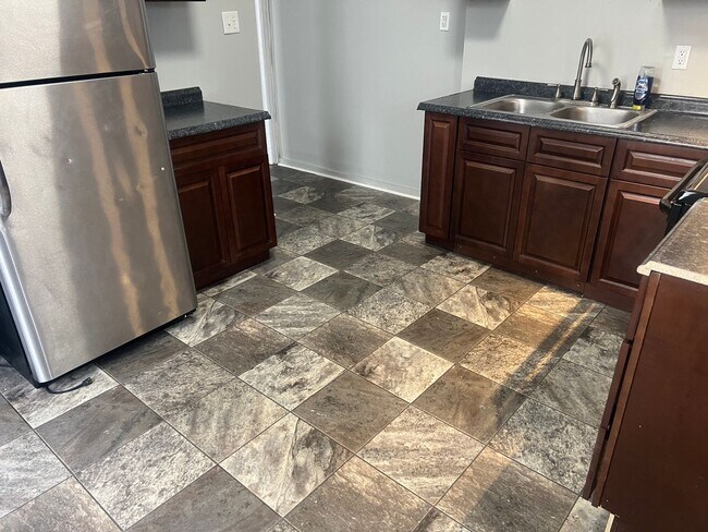 Building Photo - 3bd half a double in Bloomsburg School Dis...
