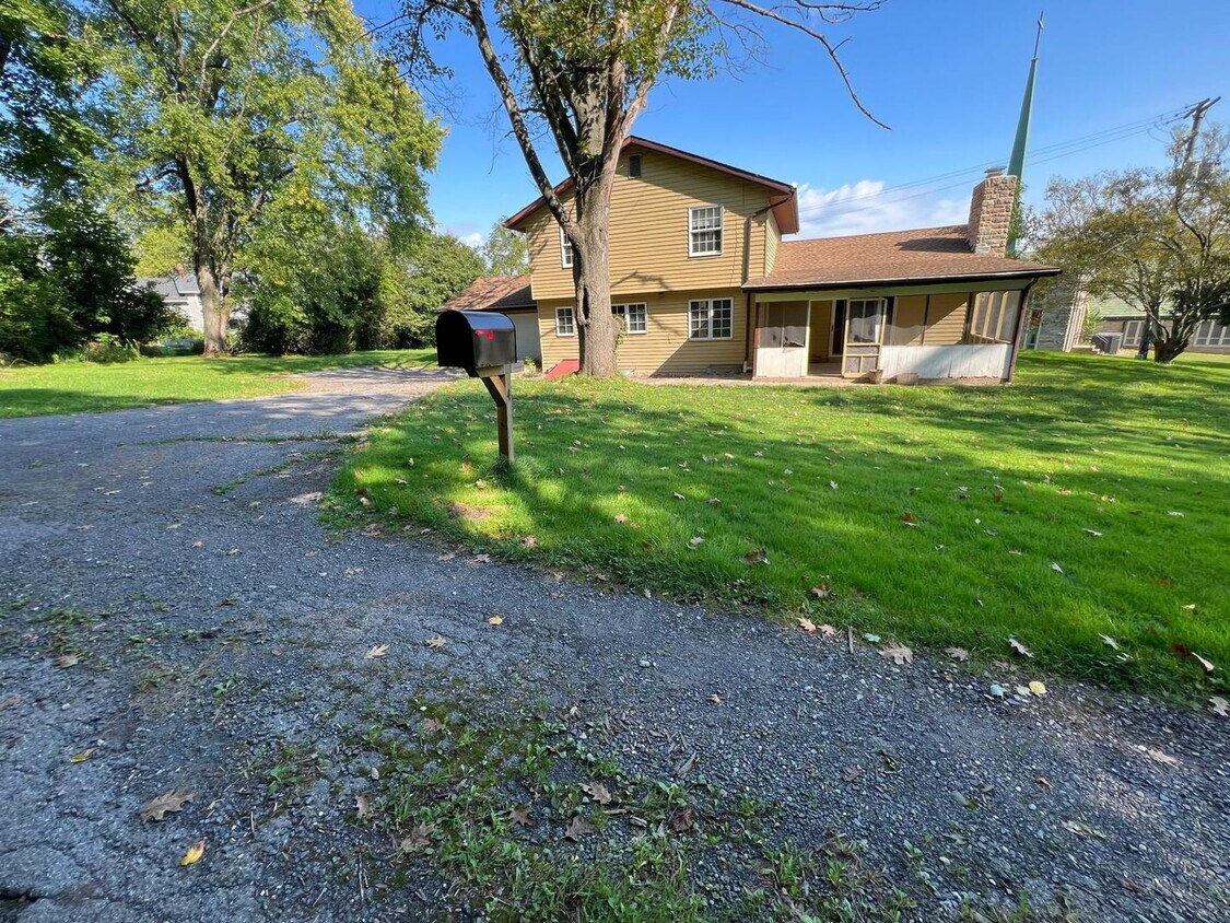 Primary Photo - 4 BR 2 1/2 BA Single Family Home Birdsboro