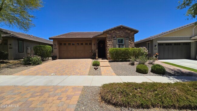 Building Photo - 20804 W Meadowbrook Ave