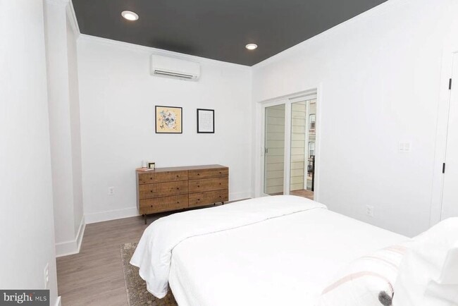 Building Photo - 1742 Fleet St