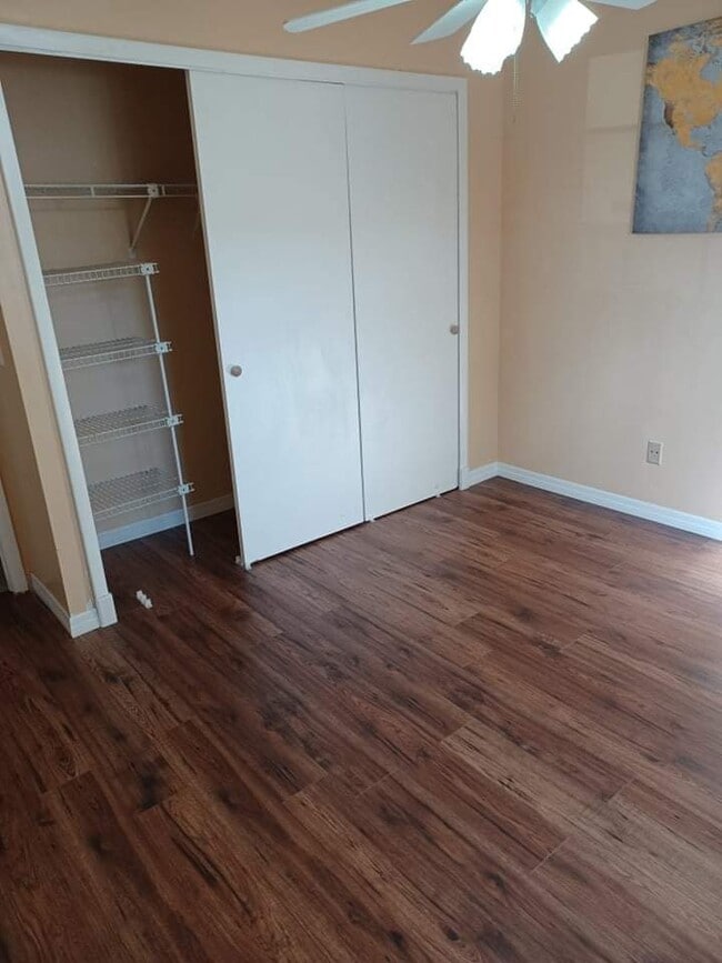 Building Photo - 129 Reserve Cir
