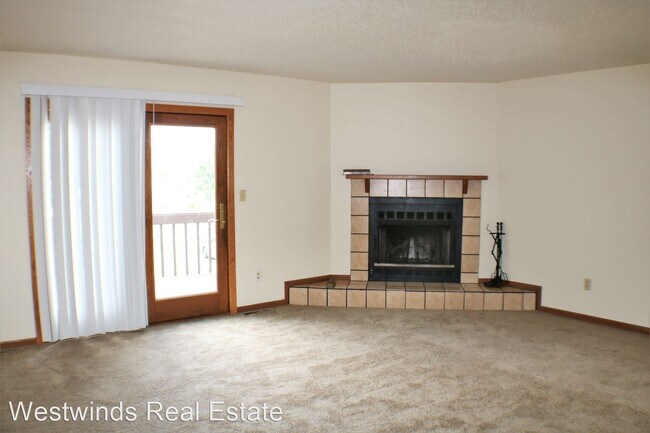 Building Photo - 3 br, 2.5 bath House - 604 Westwinds Drive