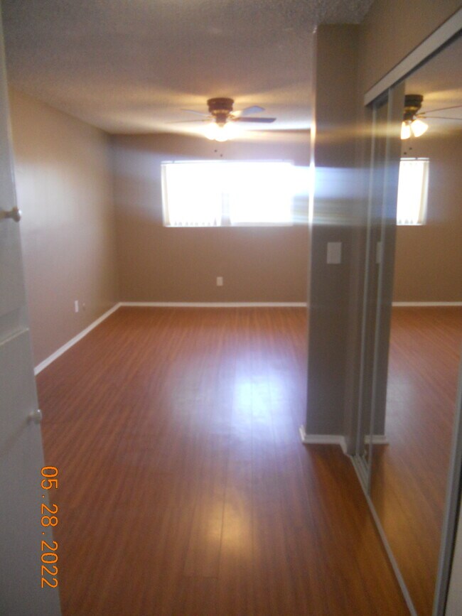 Building Photo - 1420 W 179th St