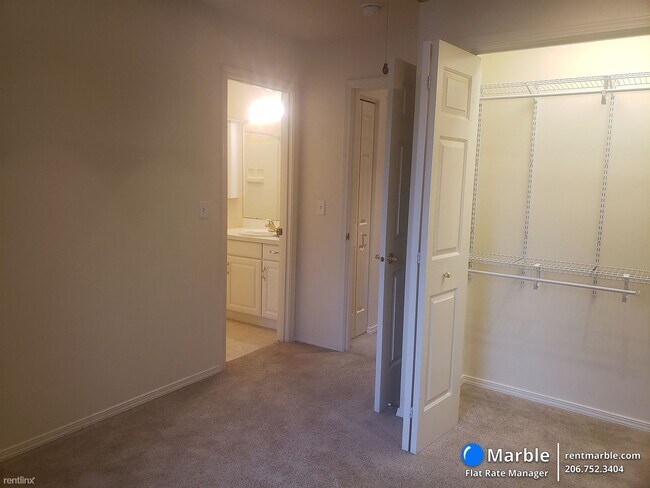 Building Photo - 2 br, 2.5 bath Condo - 2041 S 368TH Pl