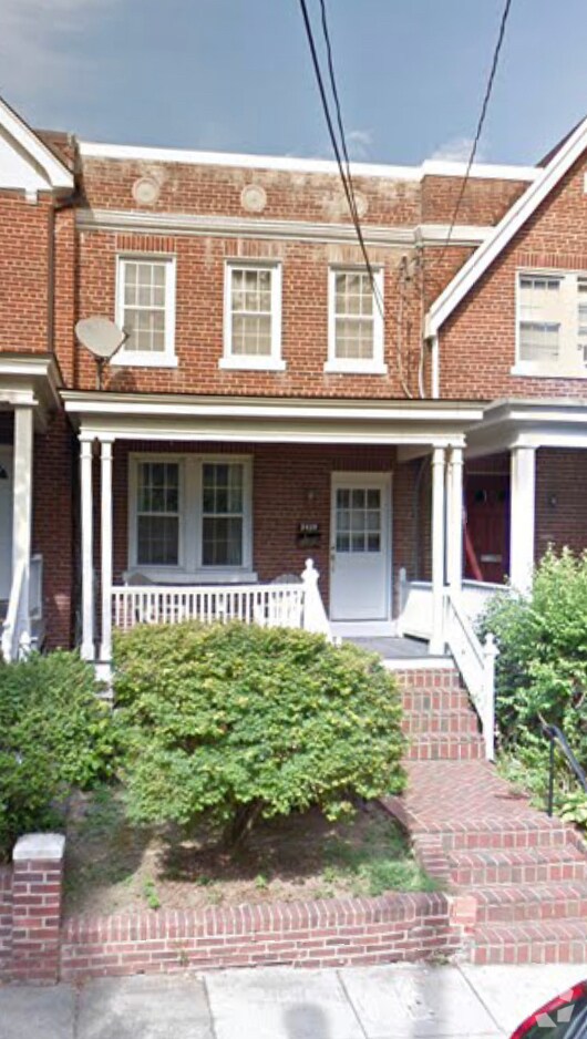 Glover Park Apartments for Rent with a Yard Washington, DC 1