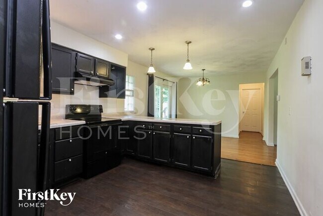 Foto del edificio - 5318 Glencairn Ln