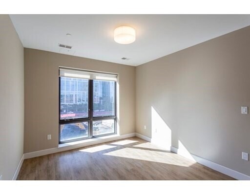 Foto del edificio - 27 Rogers St