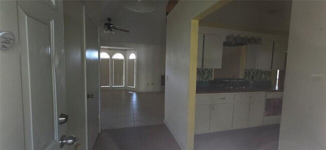 Foto del edificio - 5 Midway Ct