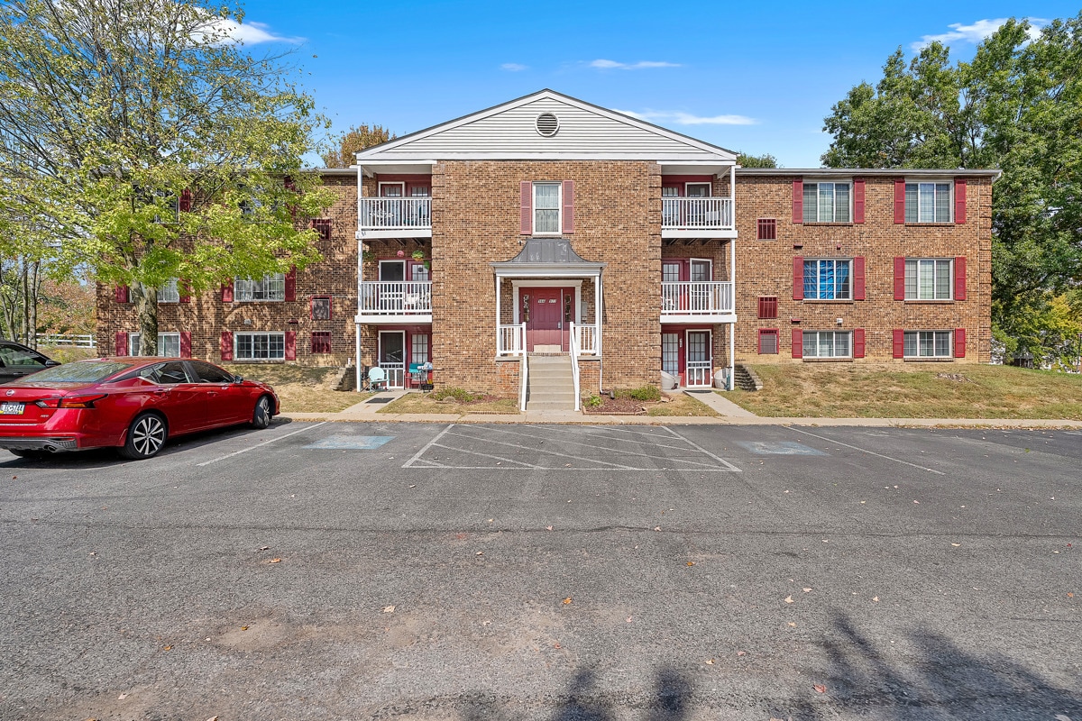 Foto principal - 976 Wood Hollow Dr