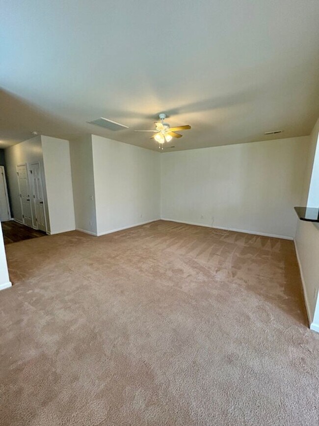 Foto del edificio - Spacious Carolina Bay Townhouse
