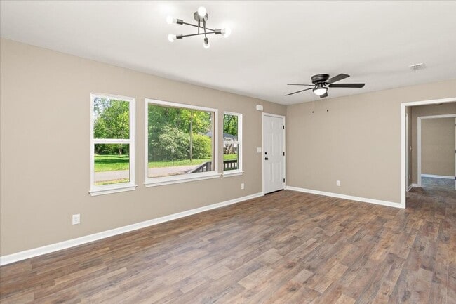 Building Photo - 309 Rickenbacker Dr