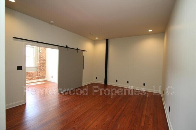 Building Photo - 149 S Daniel Morgan Ave