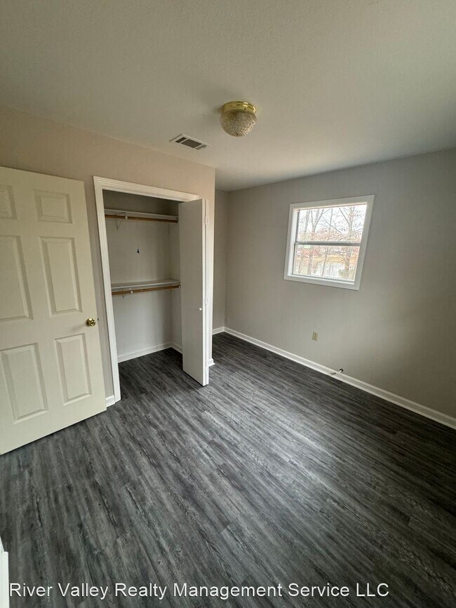 Building Photo - 2 br, 1 bath House - 179 Riverland Drive