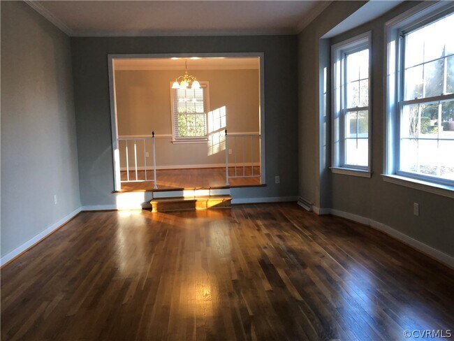 Foto del edificio - 2348 Dolfield Dr