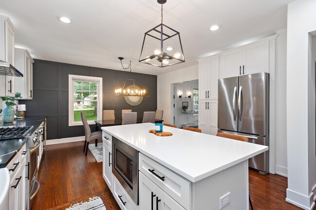 Foto del edificio - 724 Warner Ave