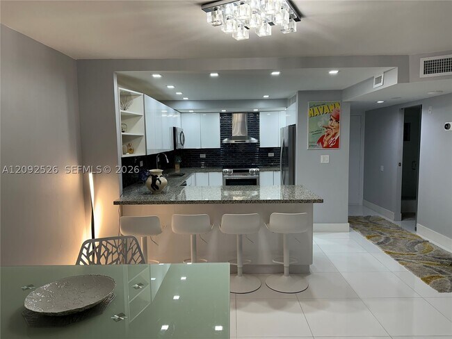 Foto del edificio - 6039 Collins Ave