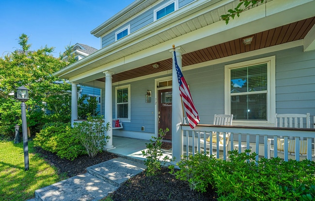 Front_Side_Swing - 72 Crossandra Ave