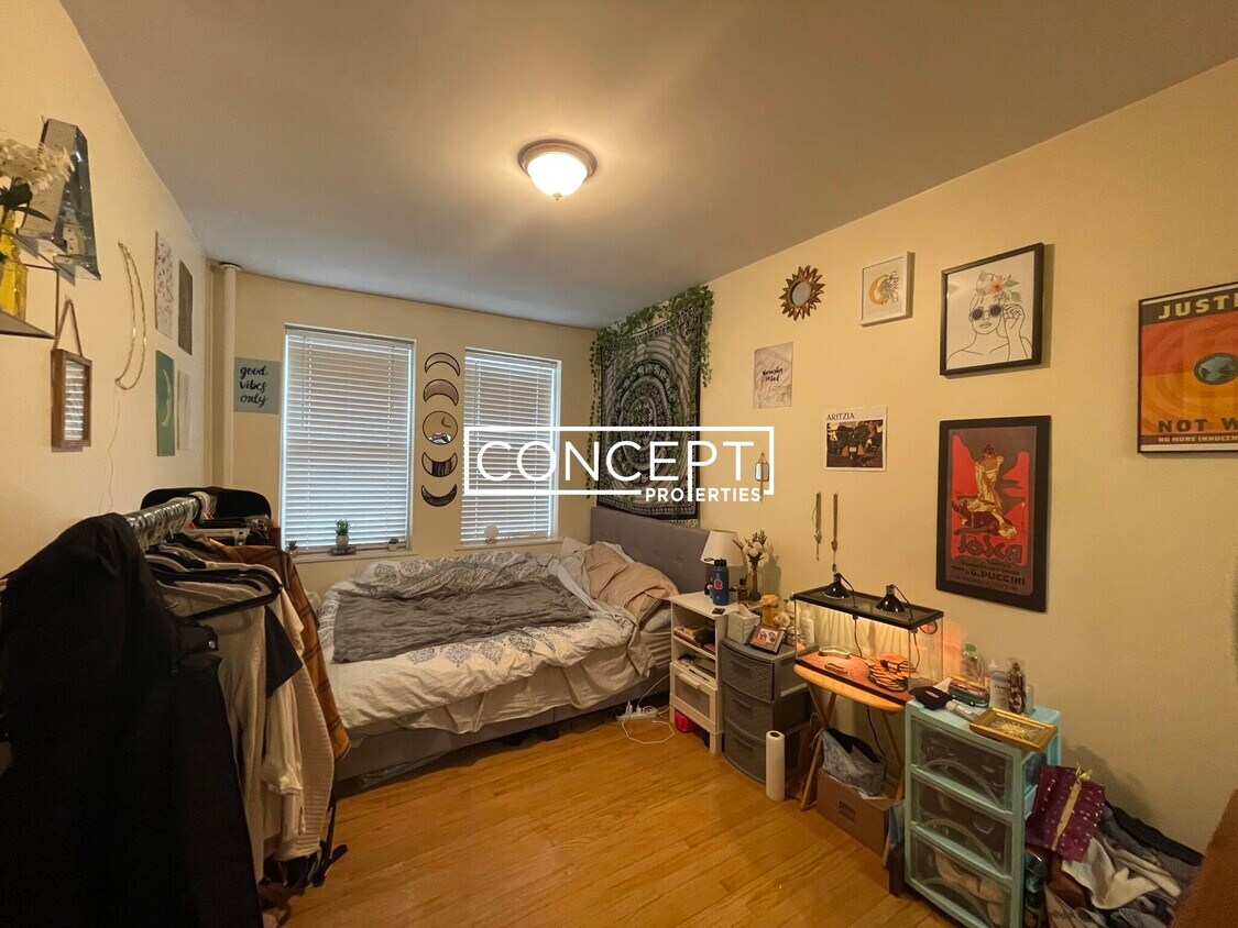 Building Photo - 70 Joy St