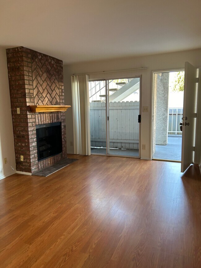 Foto del edificio - 623 E Tujunga Ave