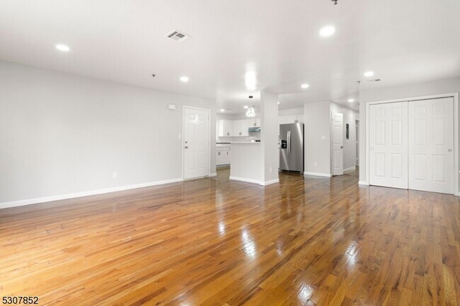 Foto del edificio - 140 Mt Pleasant Ave