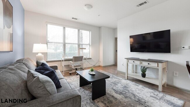 Building Photo - 10051 Perimeter Station Dr