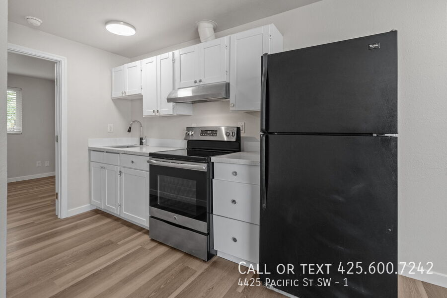 Foto principal - 4425 Pacific St SW