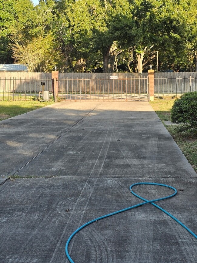 Building Photo - 11207 Iberia Dr