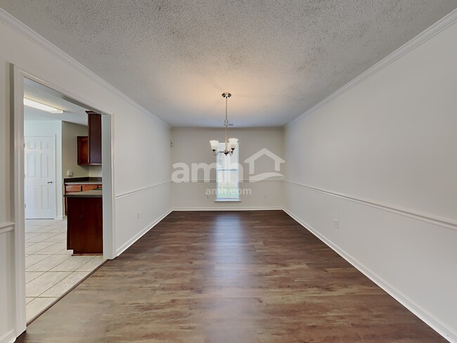 Foto del edificio - 10859 Colton Drive