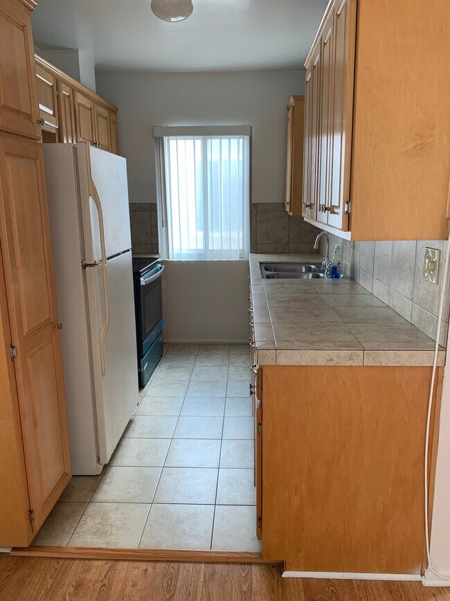Cocina - 2867 W 235th St